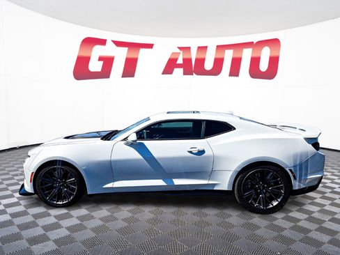 Used 2022 Chevrolet Camaro ZL1 image 4