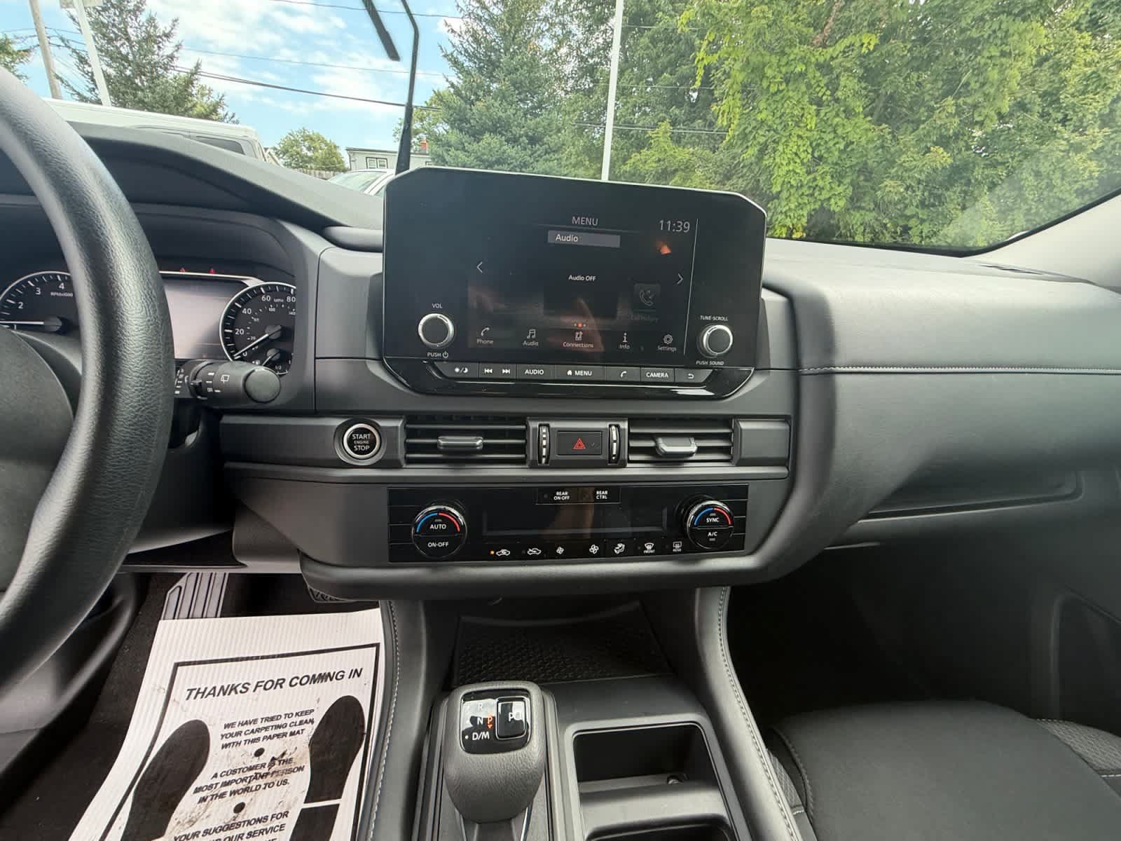Used 2024 Nissan Pathfinder S AWD/4WD image 23