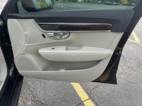 Used 2018 Volvo S90 T5 Momentum w/ Convenience Package AWD/4WD image 29