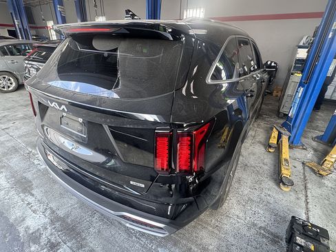 Used 2023 Kia Sorento EX FWD image 4