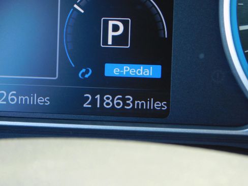Used 2022 Nissan Leaf S FWD image 26