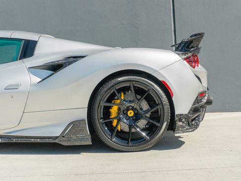 Used 2023 Ferrari F8 Tributo image 22