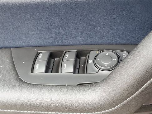 Used 2023 Chevrolet Blazer RS w/ Enhanced Convenience Package image 18