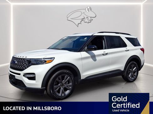Certified 2023 Ford Explorer XLT w/ Equipment Group 202A AWD/4WD image 1