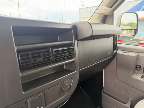 Used 2025 Chevrolet Express 3500 LT w/ LT Preferred Equipment Group RWD image 27