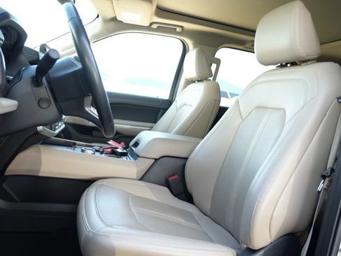 Used 2024 Ford Expedition Max Limited image 18