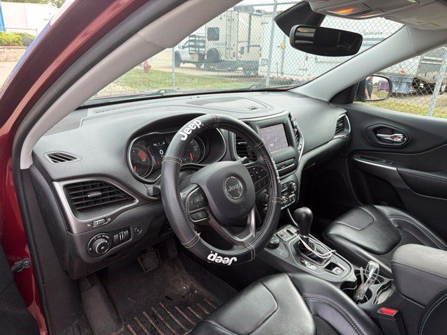 Used 2019 Jeep Cherokee Latitude Plus w/ Comfort/Convenience Group AWD/4WD image 5