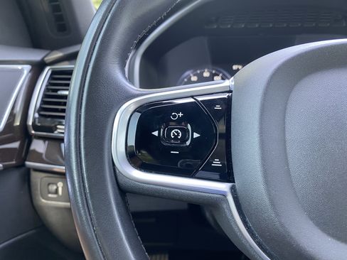 Used 2018 Volvo XC90 T6 Momentum w/ Convenience Package AWD/4WD image 17