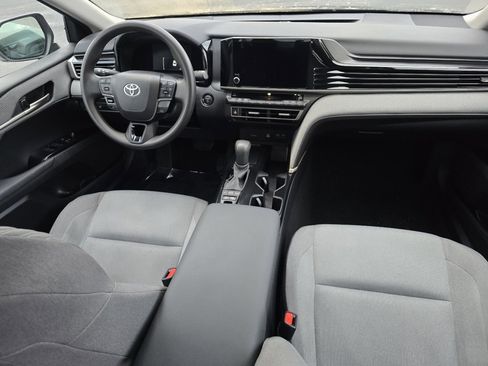 Used 2025 Toyota Camry LE image 23