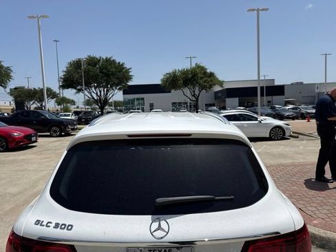 Used 2022 Mercedes-Benz GLC 300 image 8