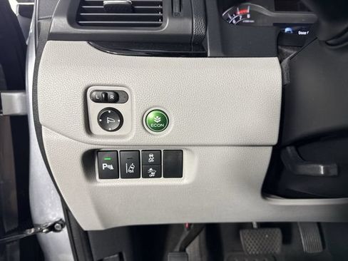 Used 2016 Honda Pilot Touring image 14