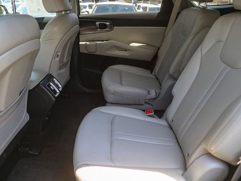 Used 2022 Kia Sorento S FWD image 20