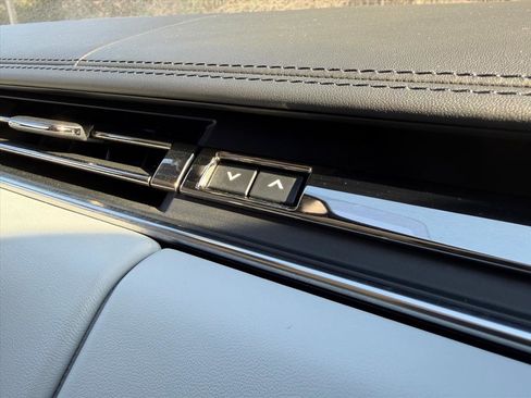 Used 2023 Land Rover Range Rover Sport SE image 26