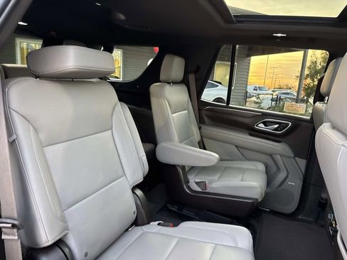 Used 2022 Chevrolet Tahoe Z71 w/ Luxury Package image 13