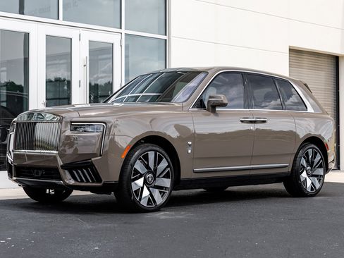 Certified 2025 Rolls-Royce Cullinan AWD/4WD image 5