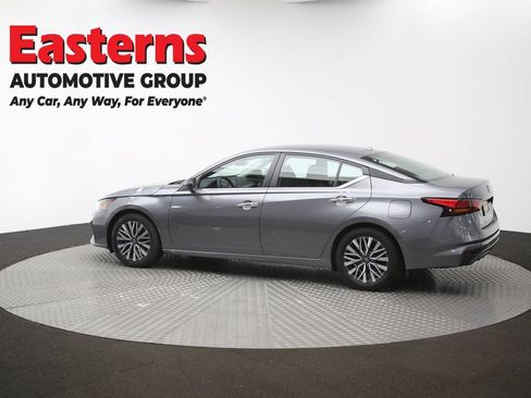 Used 2024 Nissan Altima 2.5 SV FWD image 61