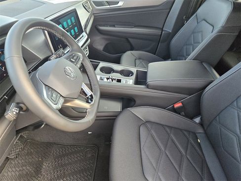 New 2026 Volkswagen Atlas Cross Sport SE image 11