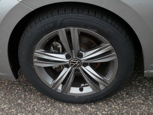 Used 2024 Volkswagen Jetta SE FWD image 15
