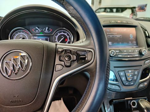 Used 2016 Buick Regal Premium image 10
