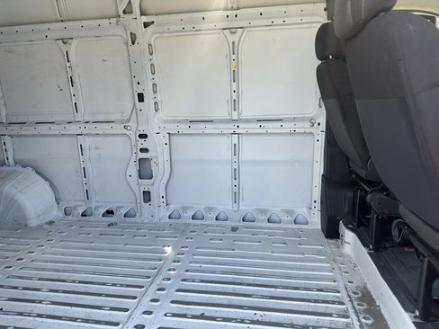 Used 2023 RAM ProMaster 2500 FWD image 13