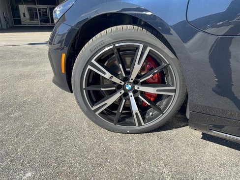 New 2026 BMW 550e xDrive image 24