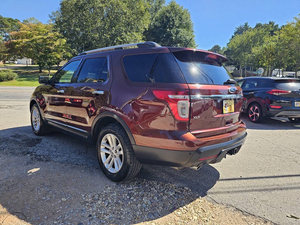 Used 2015 Ford Explorer XLT w/ Equipment Group 202A FWD image 3