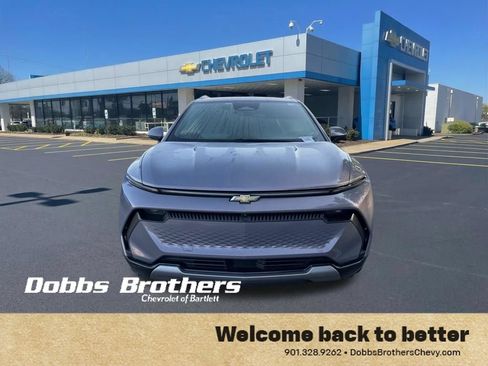 Used 2025 Chevrolet Equinox EV LT FWD image 2