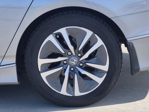 Used 2019 Honda Accord Touring image 12