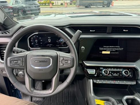 Certified 2026 GMC Sierra 2500 Denali Ultimate AWD/4WD image 16
