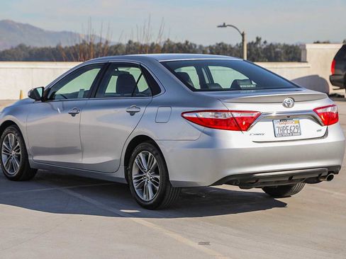 Used 2015 Toyota Camry SE image 7