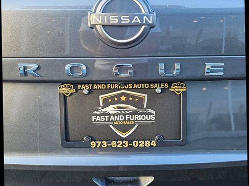 Used 2023 Nissan Rogue S AWD/4WD image 29