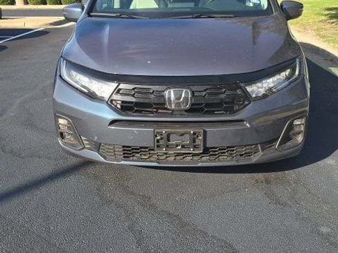 Used 2025 Honda Odyssey Touring image 1