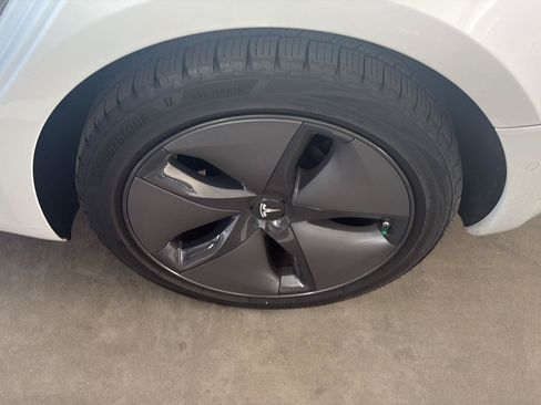 Used 2020 Tesla Model 3 Standard Range RWD image 21