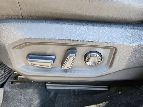 Used 2023 Toyota Tundra Limited image 11