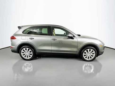 Used 2016 Porsche Cayenne AWD/4WD image 4