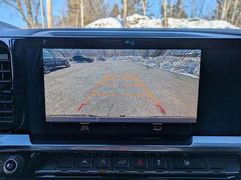 Used 2023 Chevrolet Silverado 1500 LT image 13