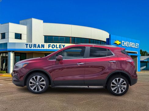 Used 2022 Buick Encore Preferred w/ Safety Package FWD image 2