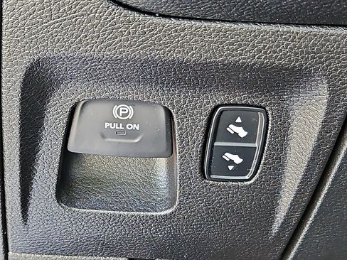 Used 2020 RAM 1500 Laramie AWD/4WD image 25