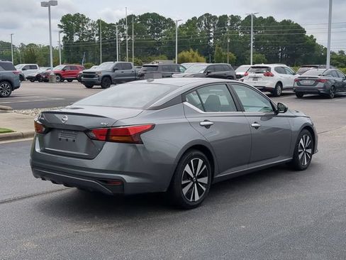 Used 2022 Nissan Altima 2.5 SV FWD image 3