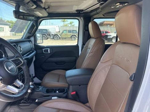Used 2023 Jeep Wrangler Unlimited Sahara w/ Cold Weather Group AWD/4WD image 9