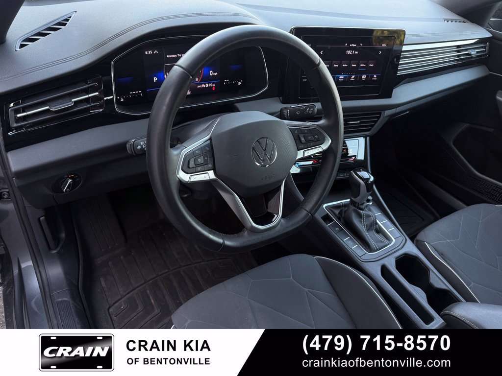 Used 2025 Volkswagen Jetta Sport FWD image 9