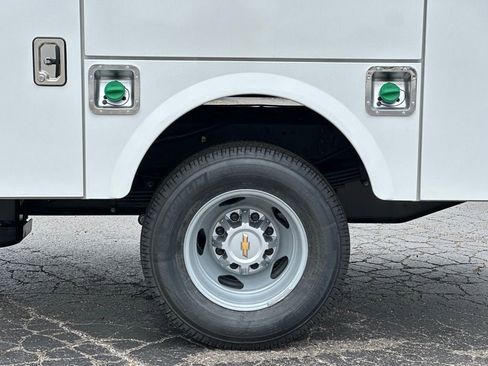 New 2025 Chevrolet Silverado 3500 W/T image 25