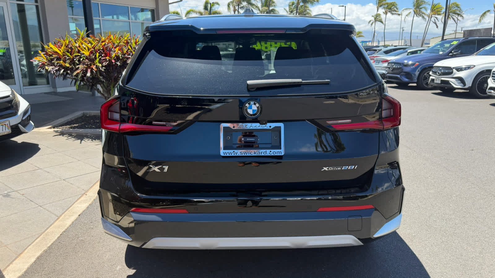 Used 2025 BMW X1 xDrive28i w/ Convenience Package AWD/4WD image 4