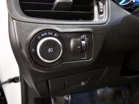 Used 2017 Buick Envision Essence image 19