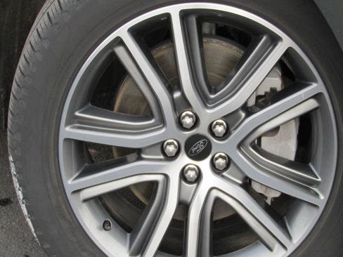 Used 2024 Ford Edge Titanium image 5