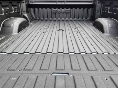 New 2026 GMC Sierra 2500 SLT w/ SLT Convenience Package image 15