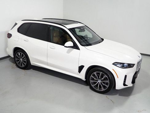 Used 2026 BMW X5 xDrive40i AWD/4WD image 12