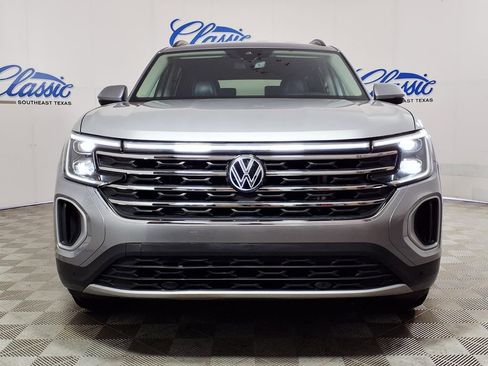 Used 2024 Volkswagen Atlas SE AWD/4WD image 3
