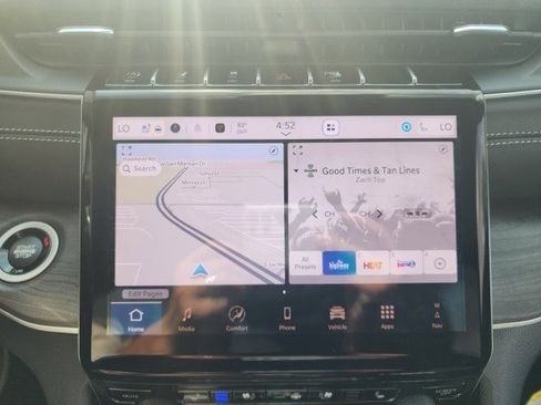 New 2025 Jeep Grand Cherokee Limited w/ Luxury Tech Group II image 2