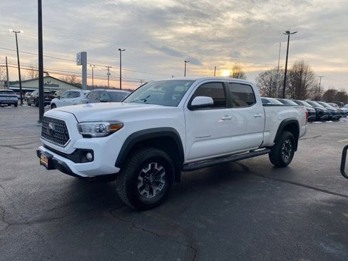 Used 2019 Toyota Tacoma TRD Sport image 7
